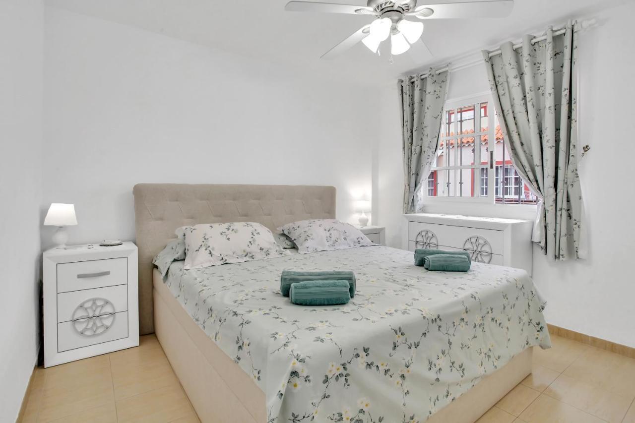 Top Floor, Sea View, Huge Terrace, Heated Pool, Garage Los Cristianos  Exteriér fotografie