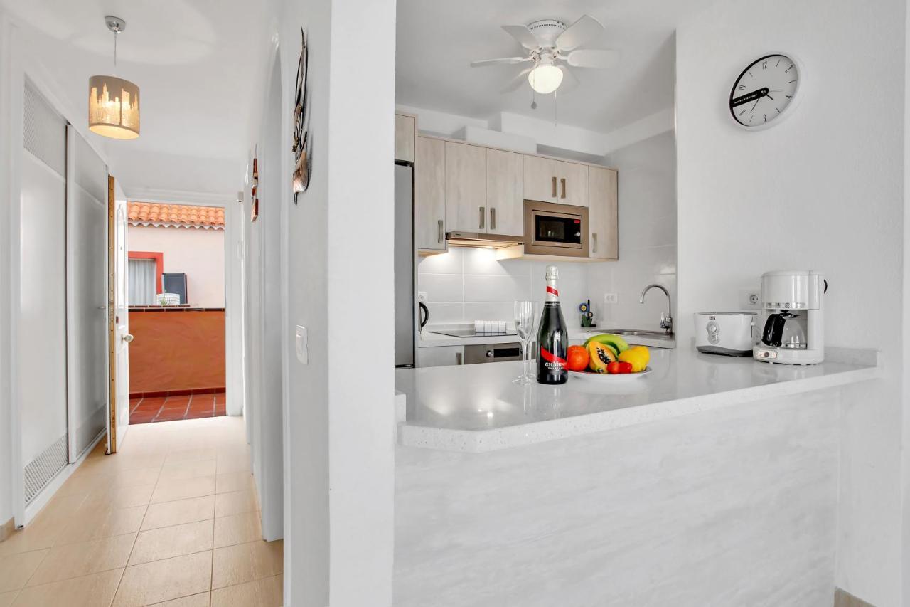 Top Floor, Sea View, Huge Terrace, Heated Pool, Garage Los Cristianos  Exteriér fotografie